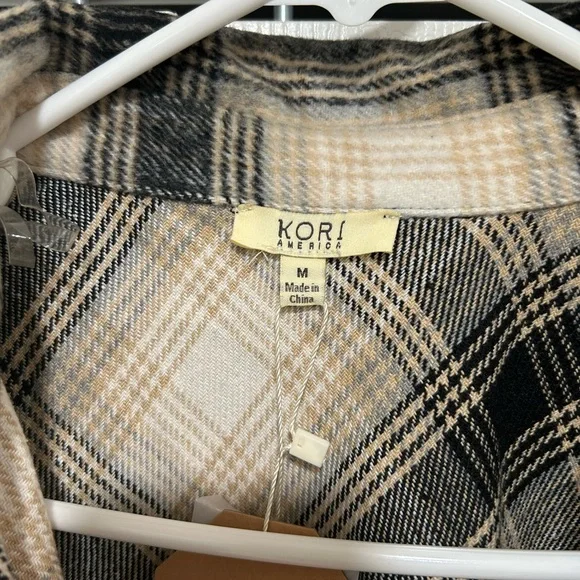 Women’s Shacket - Picture 3 of 4